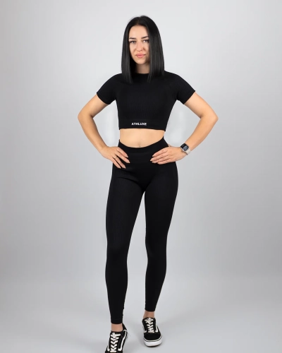 komplet-sportowy-bezszwowy-czarny-athluxe.webp